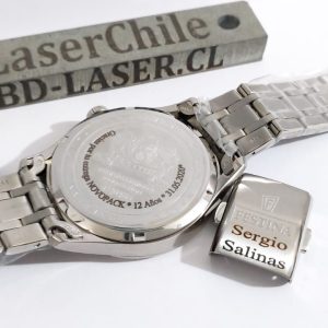 Grabado de Reloj, navajas, encendedor y otros con láser